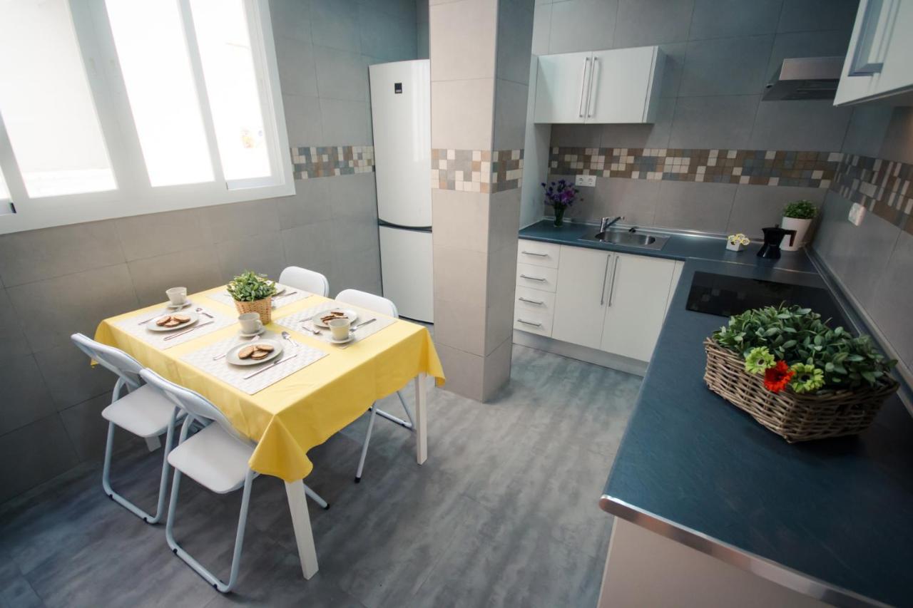 Holidays2Malaga Heredia 3 Bedroom Opposite Malaga Port Exterior photo