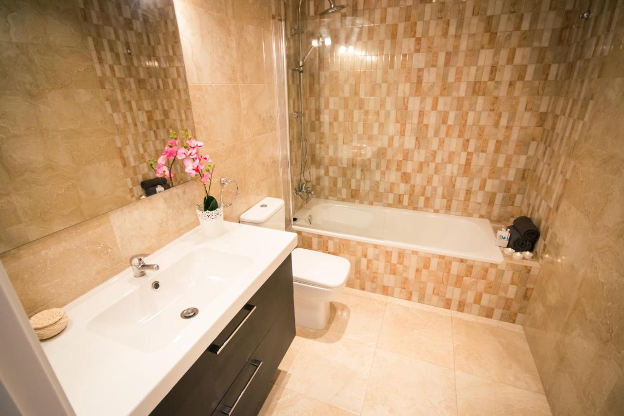 Holidays2Malaga Heredia 3 Bedroom Opposite Malaga Port Exterior photo